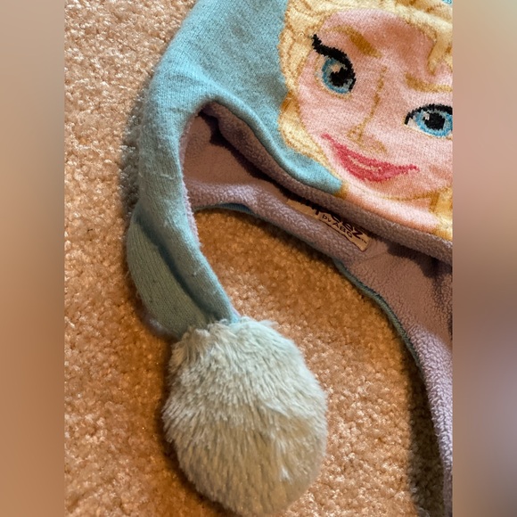 Disney Little Girls Frozen Elsa 'Squeez and Flap' Fun Cold Weather Hat, Age 4-7 - Picture 6 of 16